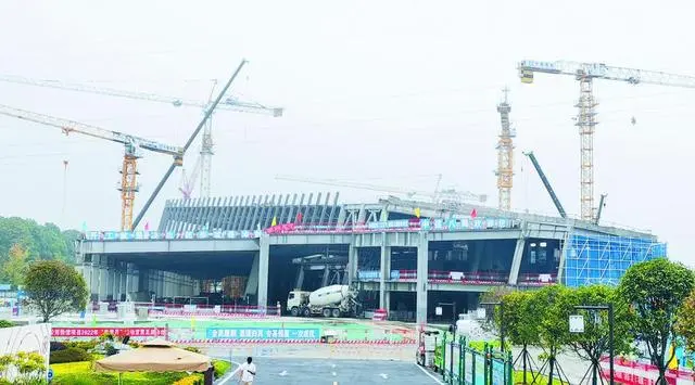 三星堆博物館新館項目建筑面積約5.44萬平方米，地上主體封頂